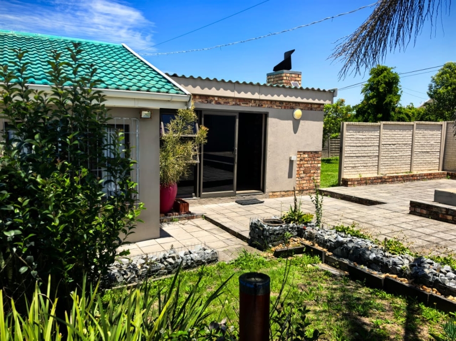 3 Bedroom Property for Sale in Amalinda North Eastern Cape